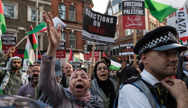 Арабы в Британии вышли поддержать Палестину