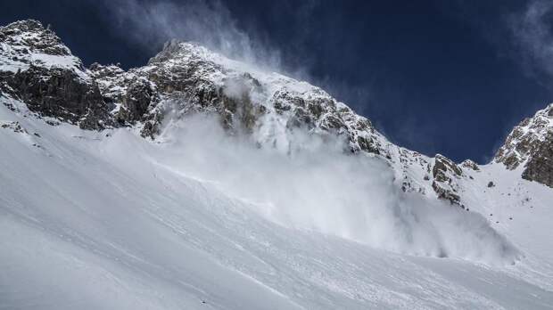 В горах Алматы сошли 10 лавин. Объявлен высокий уровень опасности