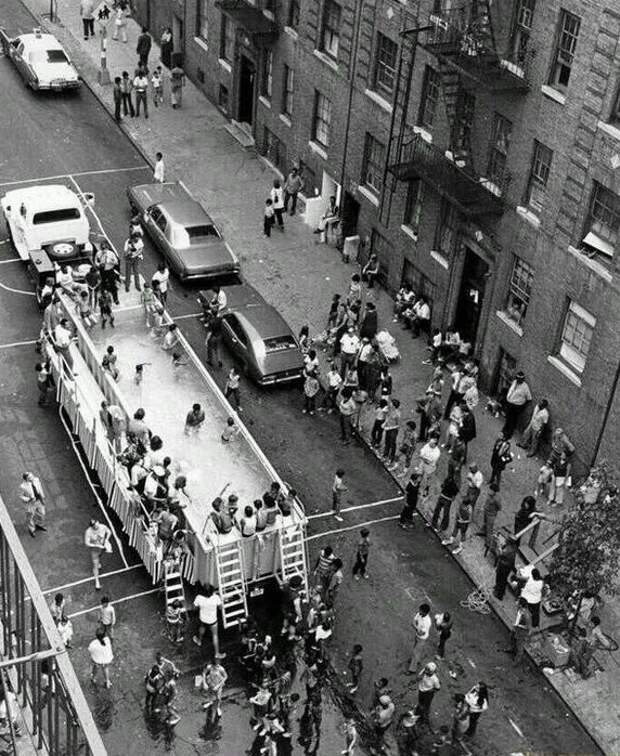 Бассейномобиль в Нью-Йорке, 1960 год  знаменитости, история, фото