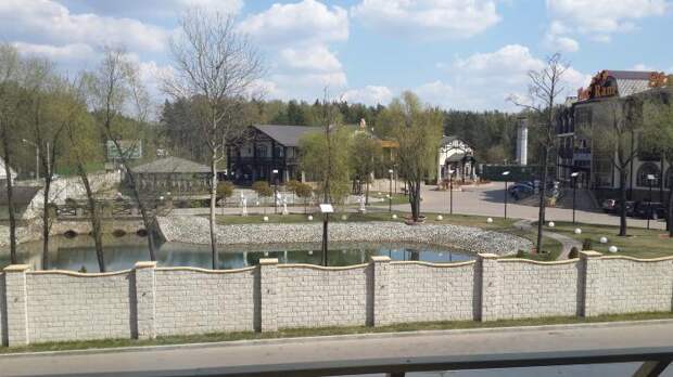 Вот такой вид открывается не только из ванны, но и из спальни, из кухни в районе барной стойки и с лоджии. Вот такой вид открывается не только из ванны, но и из спальни, из кухни в районе барной стойки и с лоджии.