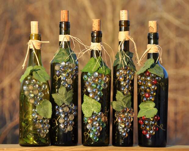 Декор бутылок под виноградные гроздья