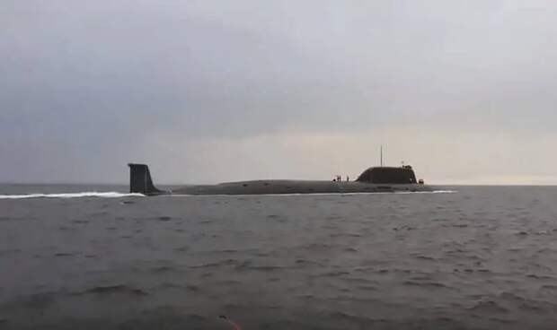 Многоцелевая АПЛ «Казань» и фрегат «Адмирал Горшков» прошли рядом с побережьем