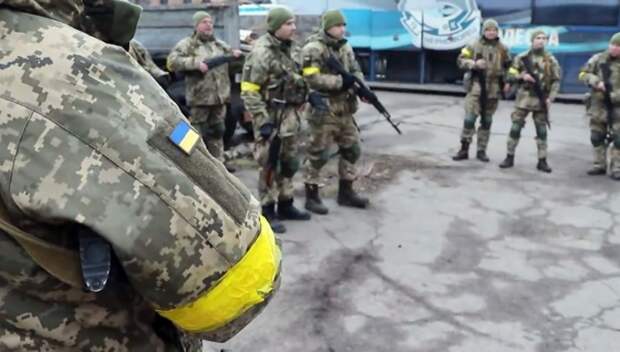 Эксперт: Украинские офицеры могут разбогатеть на гибели своих подчиненных