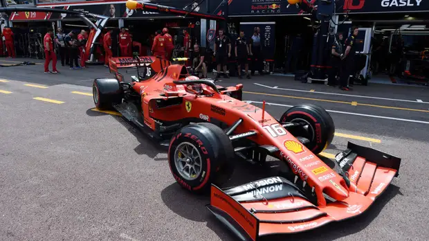 Леклер стал быстрейшим на третьей практике Гран-при «Формулы-1» в Германии, Квят — 17-й