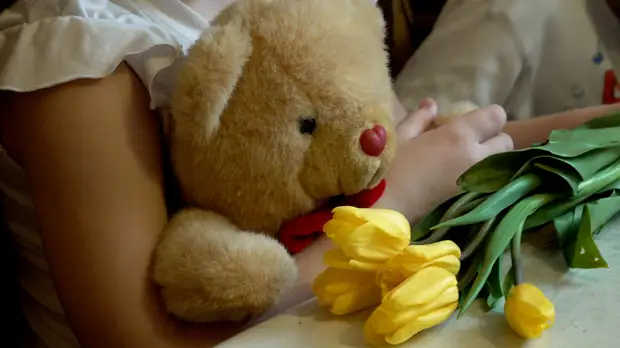 Глава Медиагруппы «Патриот» посетил беженцев из Донбасса и поздравил женщин с 8 Марта