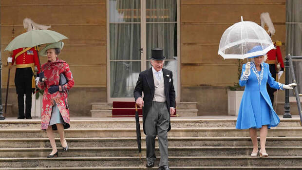Принц Уэльский и его жена снялись в сериале "Жители Ист-Энда"