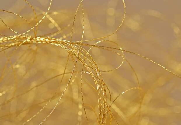 Чистый элемент настолько эластичен, что 1 унцию золота можно растянуть на целых 80 км / Фото: media.istockphoto.com