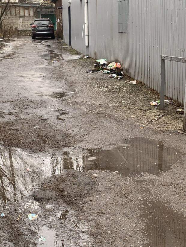 Магазин «Пакет», Даки, мусор вокруг