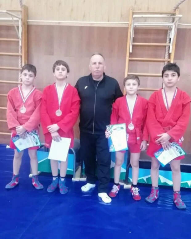 Воспитанники ДЮСШ города Адыгейска стали победителями и призерами республиканского первенства по самбо