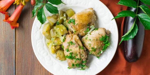 Курица, тушенная в луковом соусе Как приготовить тушёную курицу