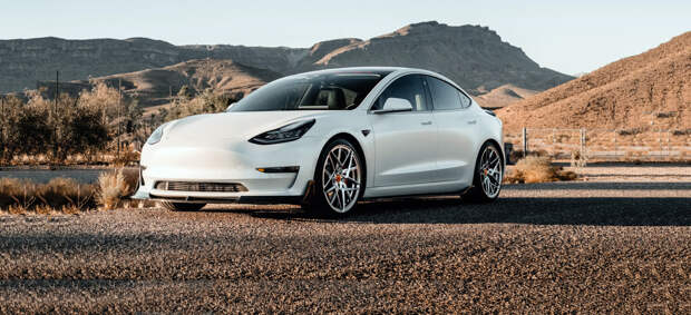 Tesla отчиталась лучше ожиданий, но не смогла дать четкие прогнозы на 2023 год
