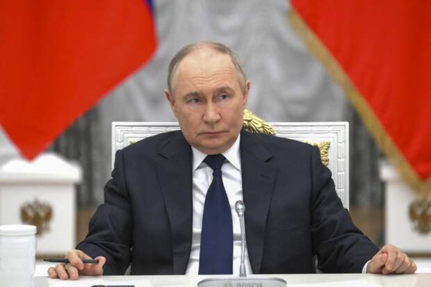 Путин назвал политику прежнего руководства МОК «трусливой и позорной»