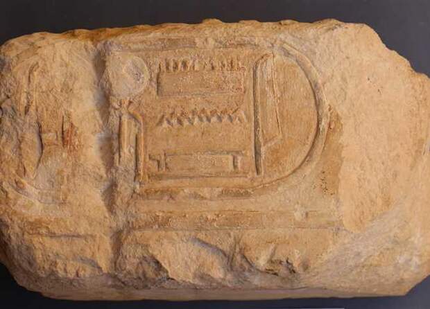 Обнаружены рельефные рисунки, посвященные древнеегипетским богам солнца Рамсес II, археолог, египет, находка, развалины, фараон, храм
