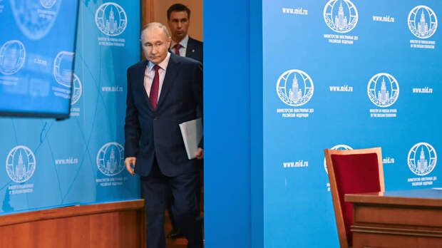 Фото: Дмитрий Азаров / Коммерсантъ📷Владимир Путин не медлил с появлением