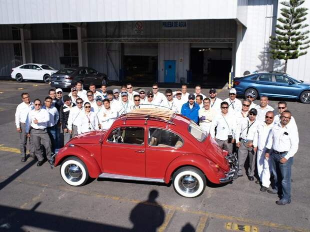 Volkswagen бесплатно отреставрировал Beetle, которым женщина владеет больше 50 лет volkswagen, volkswagen beetle, авто, автомобиль, реставрация