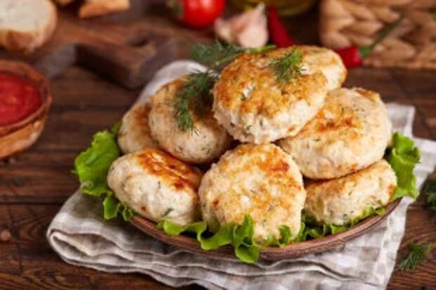 Сочные, шкварчащие, с аппетитной корочкой. Секреты правильных котлет