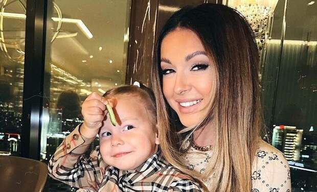 Нюша призналась, как на самом деле зовут ее дочь Симбу