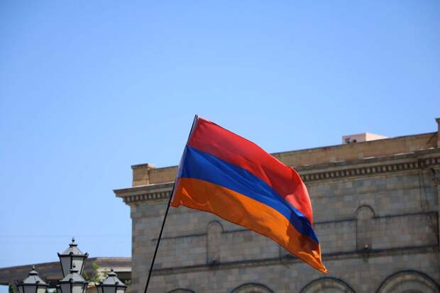 Армения требует прекращения службы пограничников РФ в аэропорту Звартноц