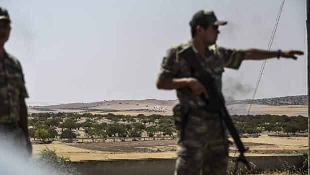 Турецкие солдаты на на границе с Сирией. Архивное фото
