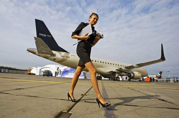 Лайнер Embraer Lineage 1000 — один из самых больших бизнес-джетов на выставке в Москве