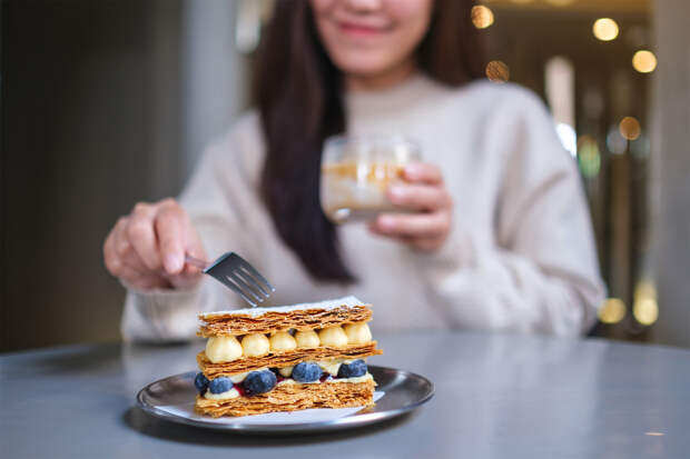 Шум оказался способен сподвигнуть к поеданию сладостей