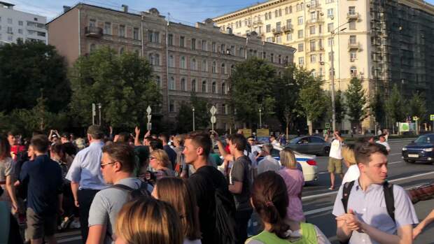 Генерал ФСБ призвал ужесточить законодательство после незаконных митингов в Москве Генерал ФСБ призвал ужесточить законодательство после незаконных митингов в Москве