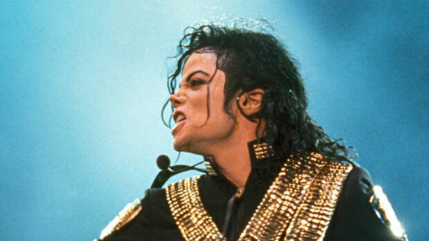 Всплыли архивные тревожные фото Майкла Джексона с предполагаемой юной жертвой