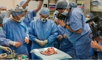 Начнем издалека. "Далеко"- это не расстояние. Это время. Когда еще для многих деревья были больше,чем сейчас. 1979 год. Нынешний президент США тогда не был «сонным Джо».-10