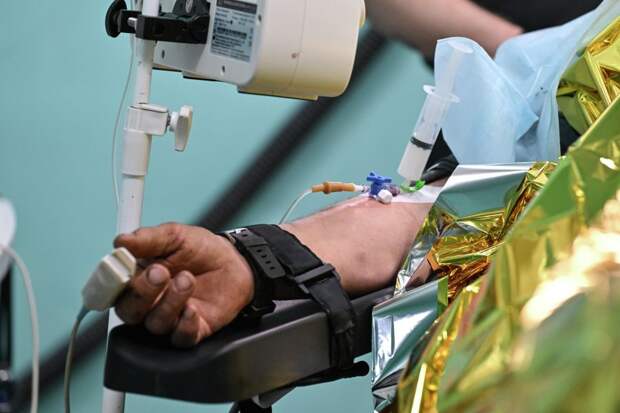 Военный медик ВС РФ спасла раненого офицера, переживая за него как за сына