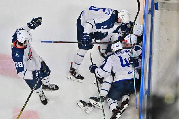 В решающем матче 1/8 финала чемпионата МХЛ «Чайка» одолела «Ирбис»