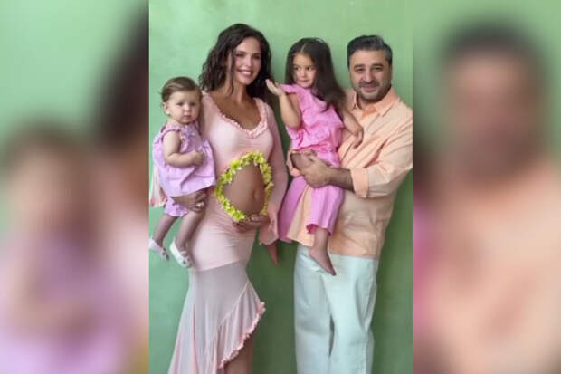 Актриса Лиза Моряк заявила, что осознанно решилась на третьего ребенка