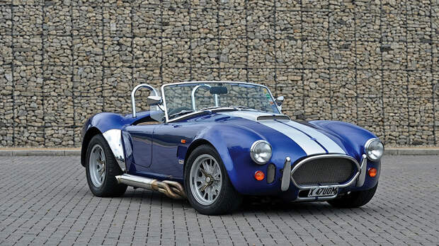 Классический AC Cobra получит современную начинку