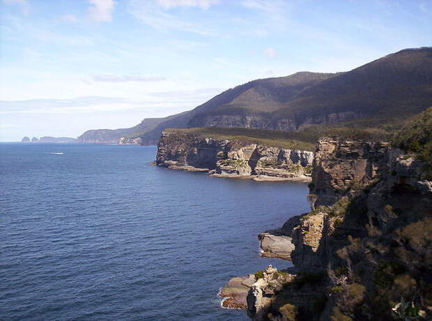 800px-Coastal-cliffs_Tasman-peninsula (700x519, 74Kb)