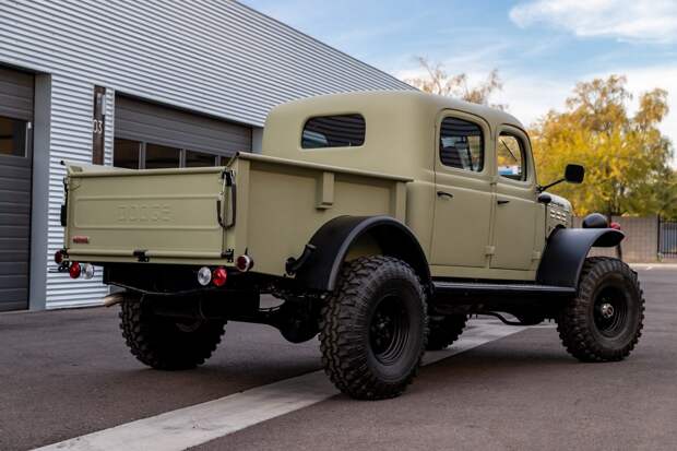 Крутой рестомод Dodge Power Wagon 1949 года