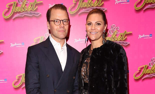 Шведская принцесса Виктория и принц Даниэль, Лиам Пейн с возлюбленной и другие на премьере мюзикла в Лондоне