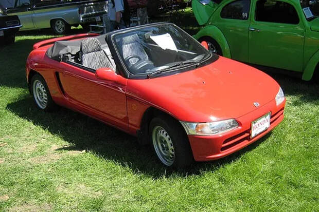 Бешеная табуретка из Японии. Чем удивлял малыш-суперкар Honda Beat Бешеная табуретка из Японии. Чем удивлял малыш-суперкар Honda Beat