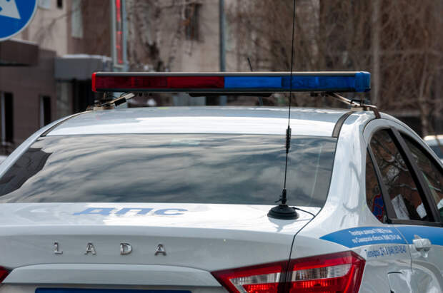 В Екатеринбурге водитель объехал пробку и протаранил дом