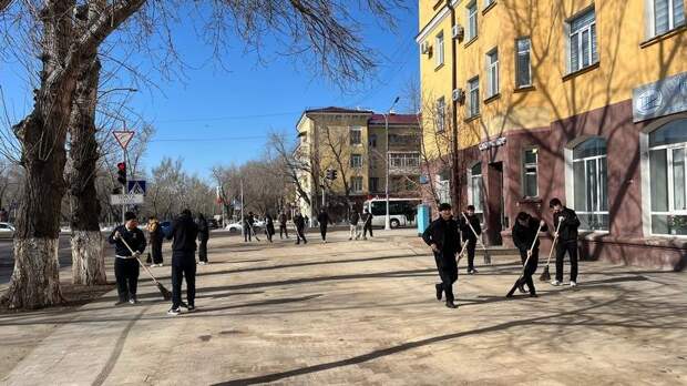 100 тысяч человек вышли на уборку в Карагандинской области