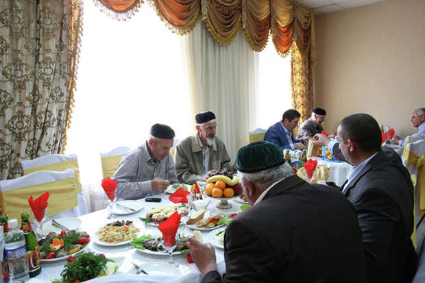 Как празднуют чеченские свадьбы