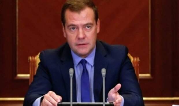 Медведев: Правительство может выделить средства регионам на электрички