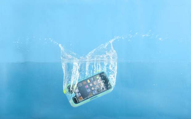 Как восстановить iPhone после попадания в него воды или других жидкостей