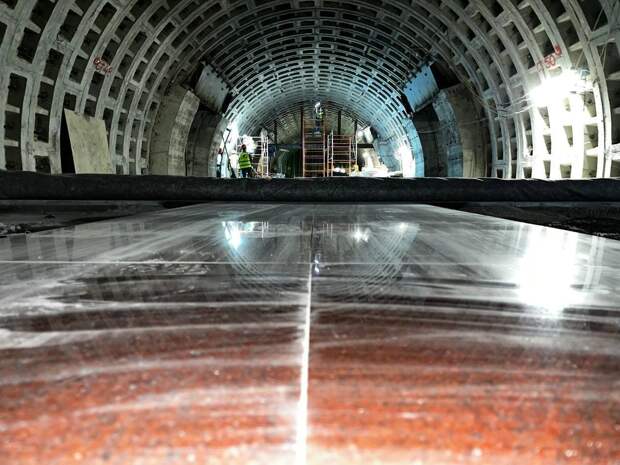 Петербуржцам показали, как идет строительство станции метро «Юго-Западная»