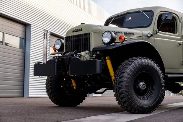 Крутой рестомод Dodge Power Wagon 1949 года