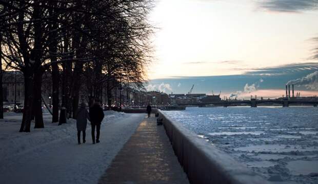 Петербуржцев призвали готовиться к очередному снегопаду