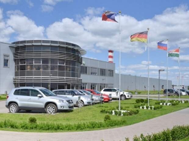 Volkswagen приостановит работу завода в Калуге из-за падения спроса Volkswagen приостановит работу завода в Калуге из-за падения спроса