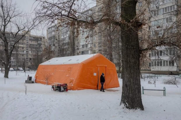 Киевского чиновника назвали идиотом за идею копать во дворах туалеты