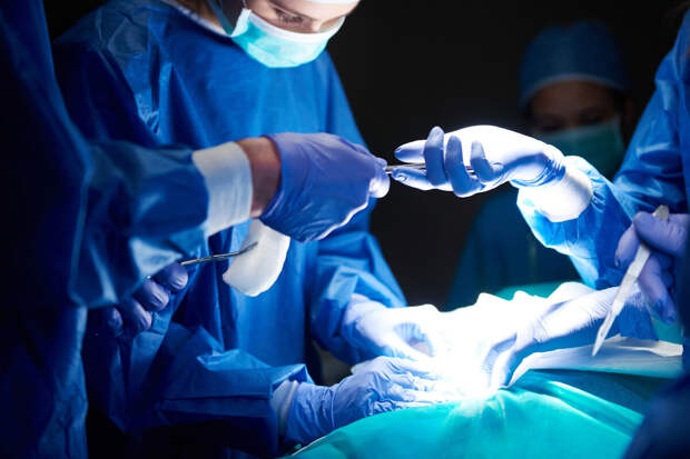 В СамГМУ пациенту изготовили и установили титановый протез челюсти мужчине