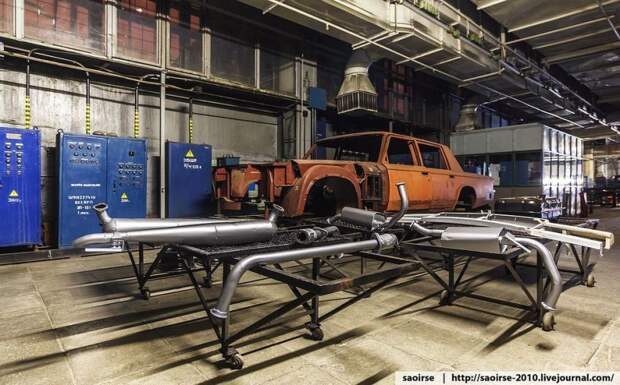 Цех по производству автомобилей представительского класса авто, завод, зил