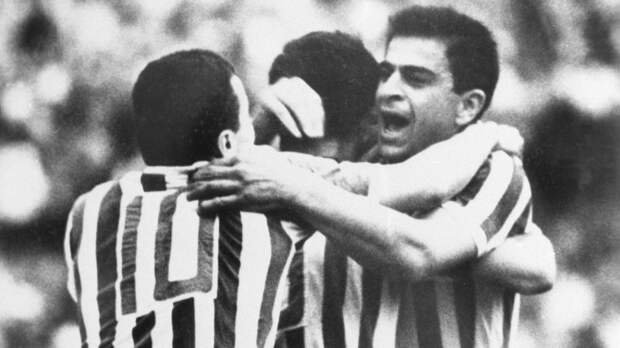 На какой машине ездил легендарный футболист СССР Хурцилава: о ней мечтала вся страна