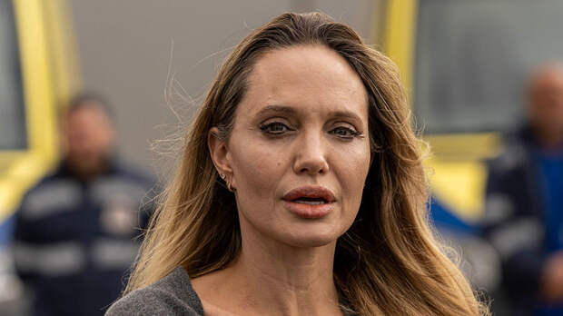 Джоли приглашала Эпштейна на премьеры своих фильмов в 2014 и 2017 годах